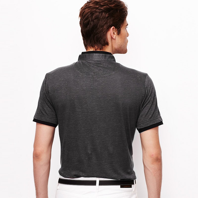 時尚立領(lǐng)T恤衫